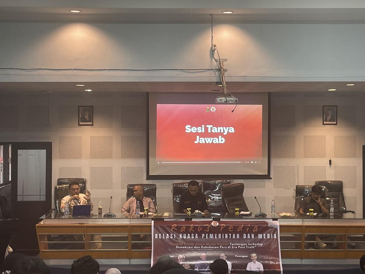 Diskusi-Relasi-Kuasa-Pemerintah-dan-Media-di-Aula-Syukur-Abdullah2025.jpg