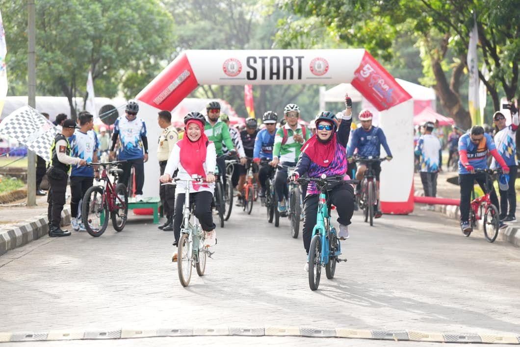 350 Peserta Meriahkan Fun Bike HUT ke-57 PT Semen Tonasa