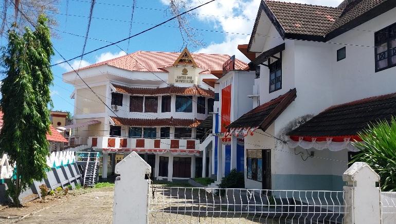 Gedung-DPRD-Kabupaten-Kepulauan-Selayar-Jl-Ahmad-YaniSAMBA.jpg