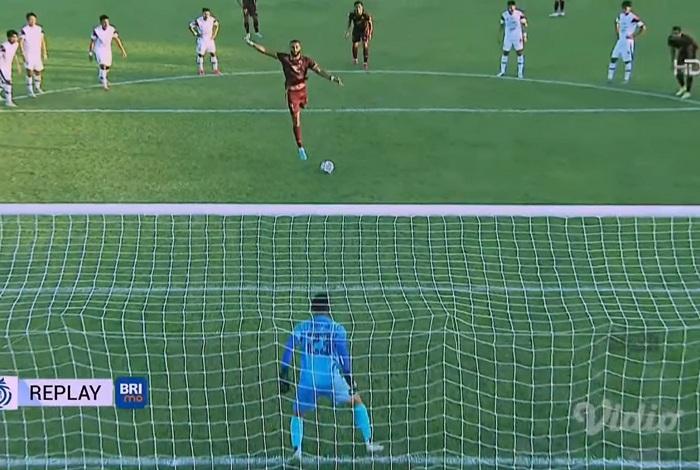 Gol-Yuran-Fernandes-ke-gawang-Arema-FC.jpg