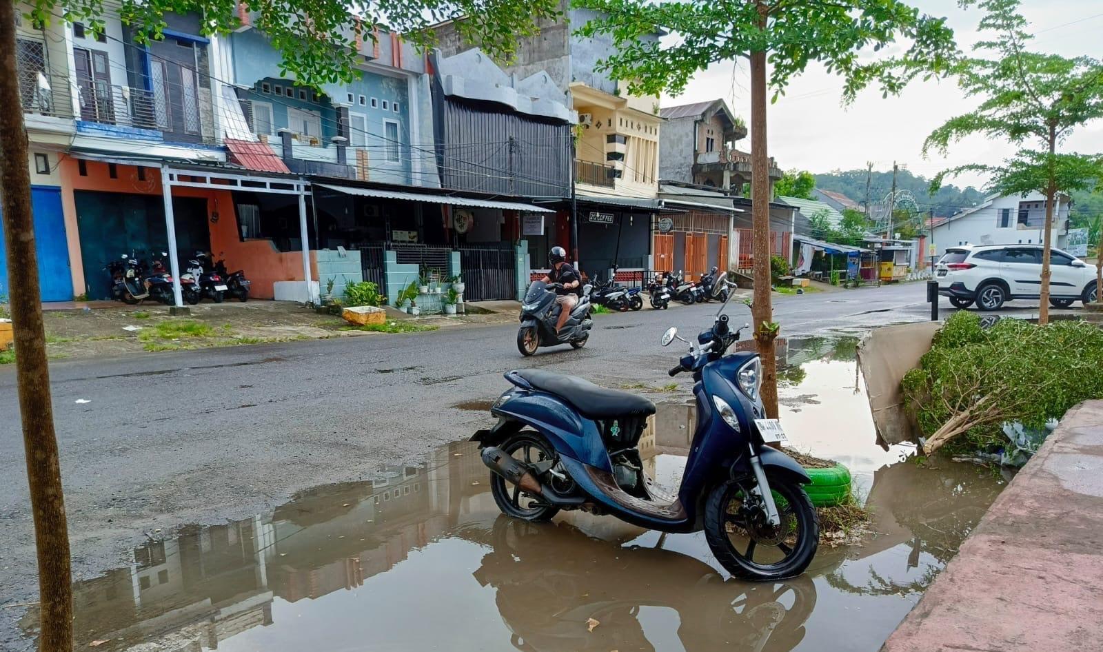 Hujan 5 Menit, Sejumlah Jalan di Sinjai Utara Langsung Tergenang