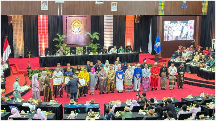 Pemkot Makassar Raih 3 Penghargaan di HUT ke-356 Sulsel