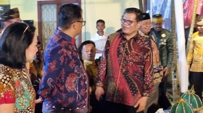 Pj Gubernur Sulbar dan Rektor UNM Hadiri Hari Jadi Desa Batetangnga ke-61 Tahun