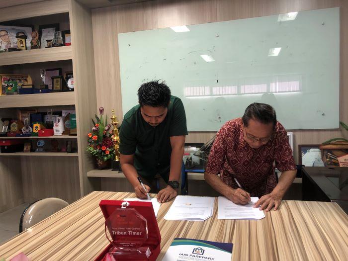 Mahasiswa Jurnalistik IAIN Parepare Magang di Tribun Timur