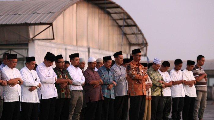 Jadwal-Sholat-Makassar-Hari-Ini-15-Maret-2024-Dzuhur-Ashar-Maghrib-Isya-Subuh.jpg