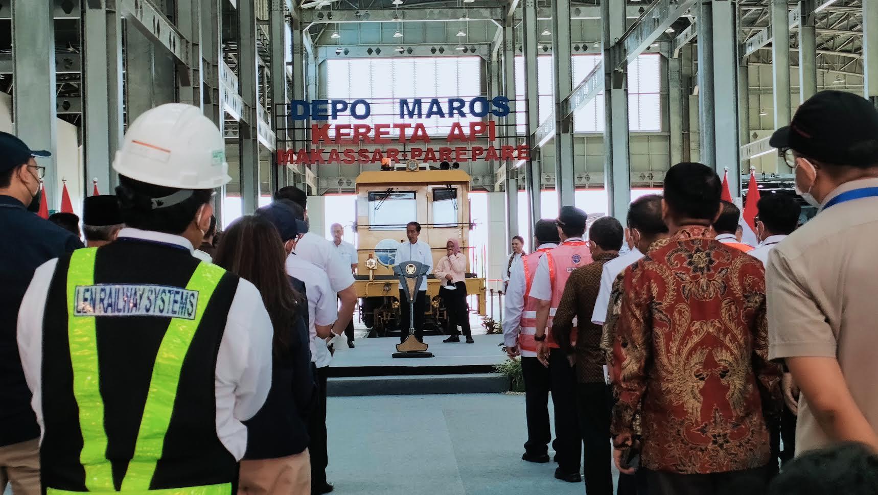 Jokowi-meresmikan-Depo-Maros-Kereta-Api-Makassar-Parepare.jpg
