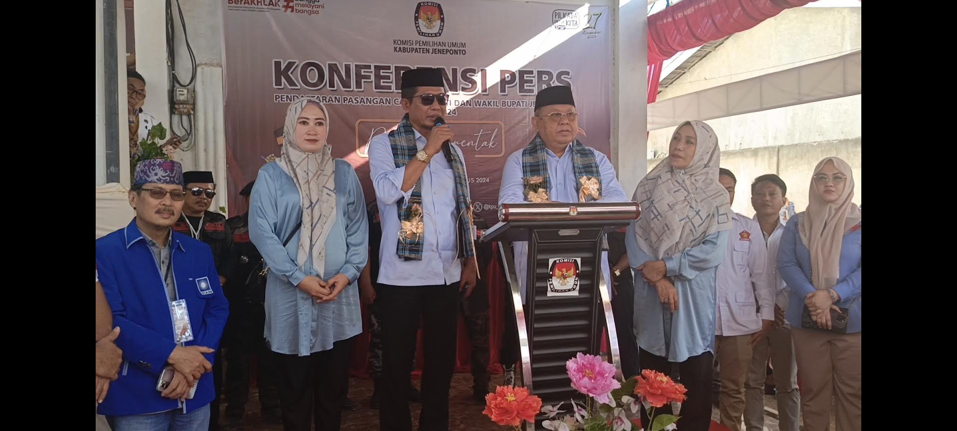 Pakai Kemeja Mirip Prabowo-Gibran, Karlos-Syafruddin Daftar ke KPU Jeneponto Sulsel