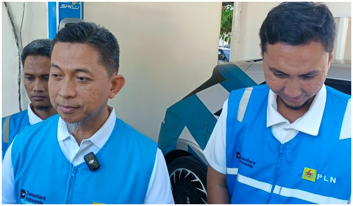 KENDARAAN-LISTRIK-General-Manager-UID-PLN-Sulselrabar-Edyansyah-tengah.jpg