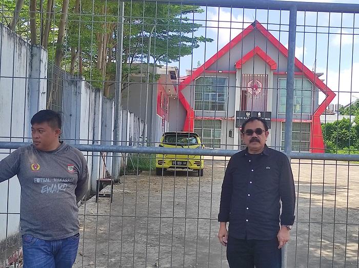 makassar/KETUA-KONI-Bakal-calon-Ketua-Umum-KONI-Makassar-Mochtar-Juma-saat-datang-ke.jpg