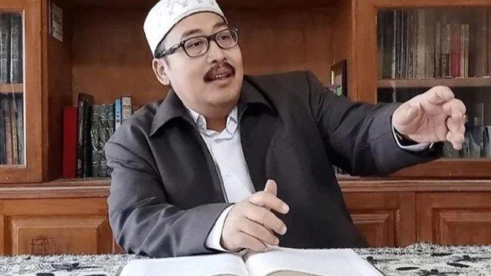 KH-Ahmad-Fahrur-Rozi-atau-Gus-Fahrur.jpg