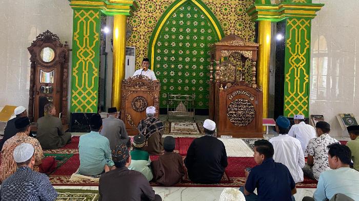 Bupati Sidrap Sampaikan Pesan Keagamaan di Masjid Darussalam Padangloang