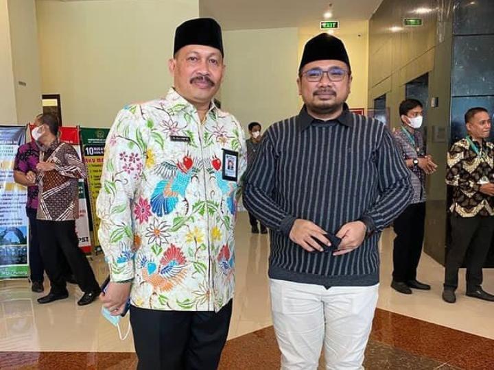 Kabag-TU-Kemenag-Ali-Yafid-dan-Menteri-Agama-Yaqut-Cholil-Qoumas.jpg