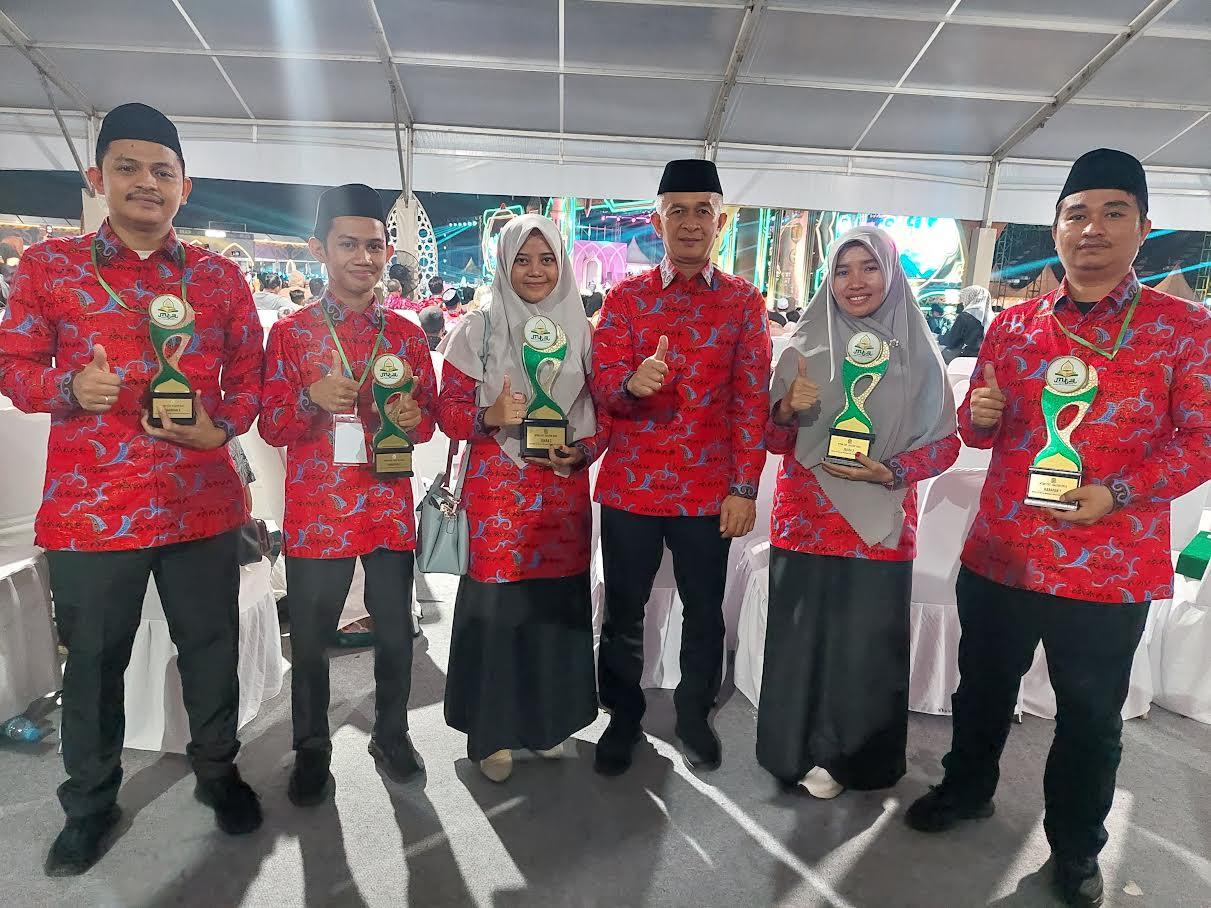Kafilah-Sulsel-yang-membawa-pulang-piala-dari-MTQ-Nasional-ke-30-di-Kalimantan-Timur.jpg