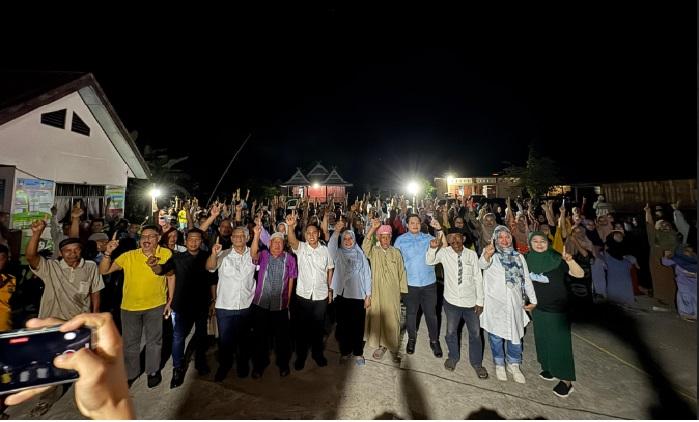 Temui Warga Awota Wajo, Andi Rosman-dr Baso Rahmanuddin Disambut Teriakan 'AR-Rahman Menang'