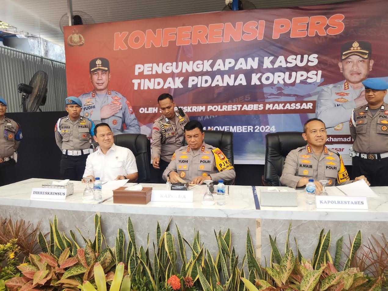 Kapolda-Sulsel-Irjen-Pol-Yudhiawan-Wibisono-didampingi-Dirkrimsus.jpg