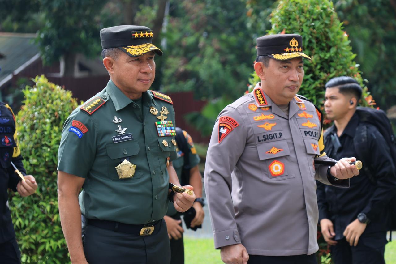 Kapolri-dan-Panglima-TNI-jabatan-sipil.jpg