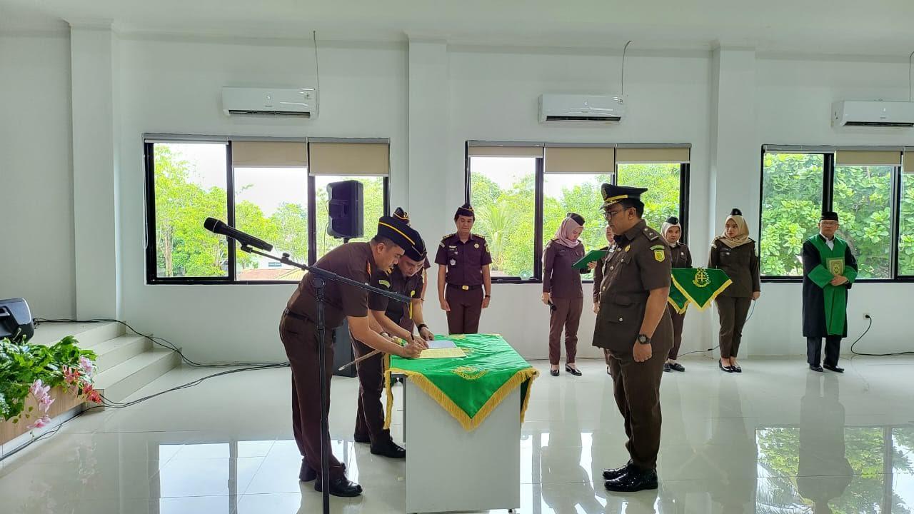 Pornoda bachadon orgazmi Dikni sorish va yalash