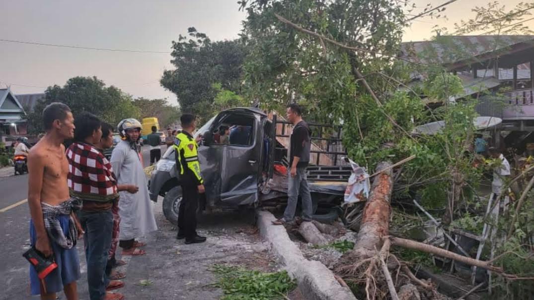 Kecelakaan-Mobil-Pikap-di-Jeneponto-Dua-Penumpang-Tewas-di-Tempat-4-Luka-luka.jpg