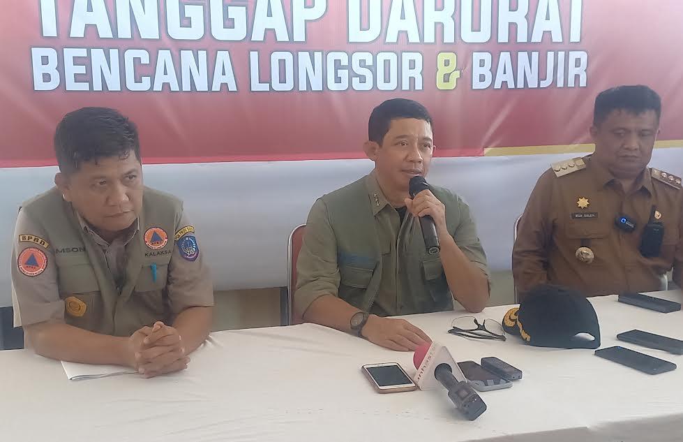Kepala-BNPB-Letjen-TNI-Suharyanto-saat-berada-di-lokasi-Posko-Induk-Tanggap-Bencana-Luwu.jpg