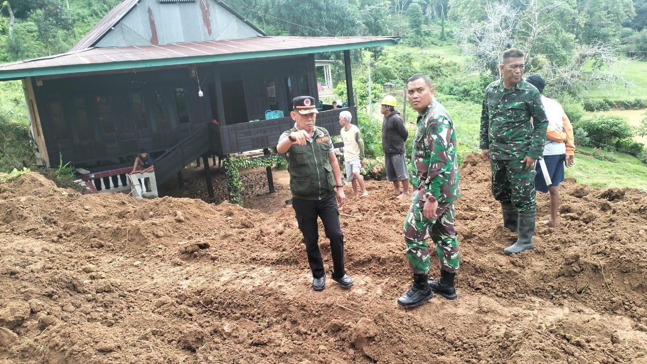 Imbas Hujan Deras, Longsor Timpa Rumah Warga Enrekang Sulsel