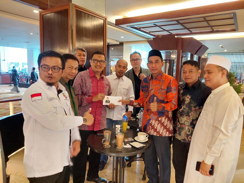 Ketua DPRD Kota Makassar Serahkan Dana Bantuan Pengadaan Ambulance ke PP KKT Jeneponto