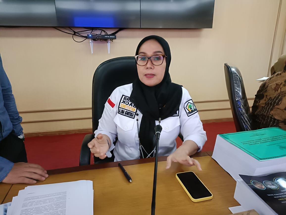 Ketua-DPRD-Sulsel-Andi-Ina-Kartika-Sari-baju-putih-111.jpg