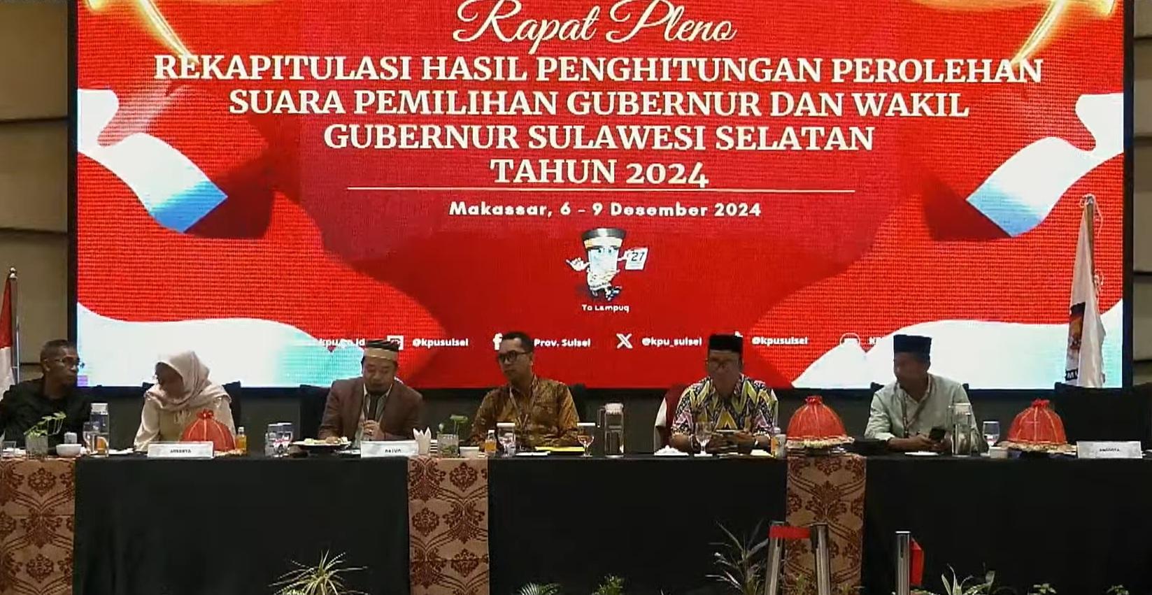 makassar/Ketua-KPU-Sulsel-Hasbullah-menetapkan-rekapitulasi-hasil.jpg
