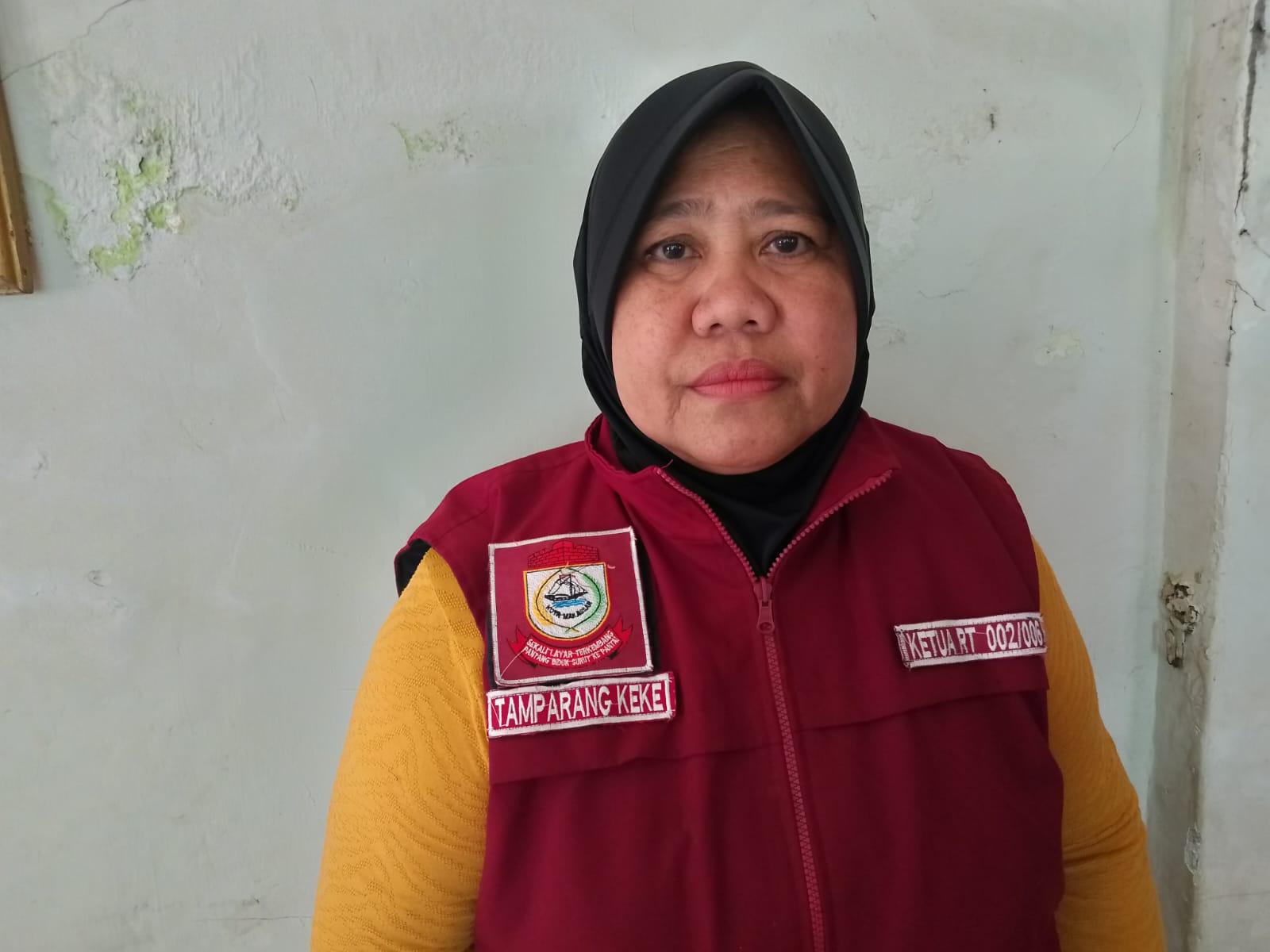 Profil Ketua RT di Makassar: Lanjutkan Pengabdian Suami, Pungut Sampah di Jalan - Tribun-timur.com