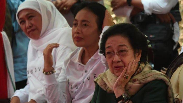 Ketua-Umum-PDIP-Megawati-Soekarnoputri-saat-bersama-Khofifah-Indar.jpg