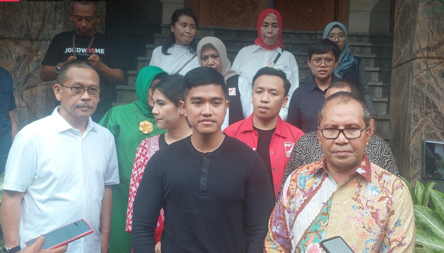 Ketum-Kaesang-Pangarep-bersama-Danny-Pomanto-di-Jl-Amirullah-Kota-Makassar.jpg