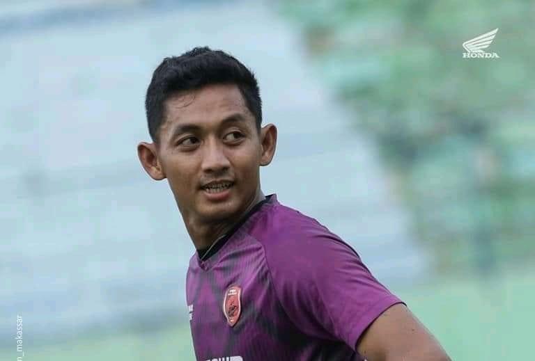 Kiper-PSM-Makassar-Reza-Arya-Pratama-yang-dipanggil-ke-Timnas-Indonesia.jpg