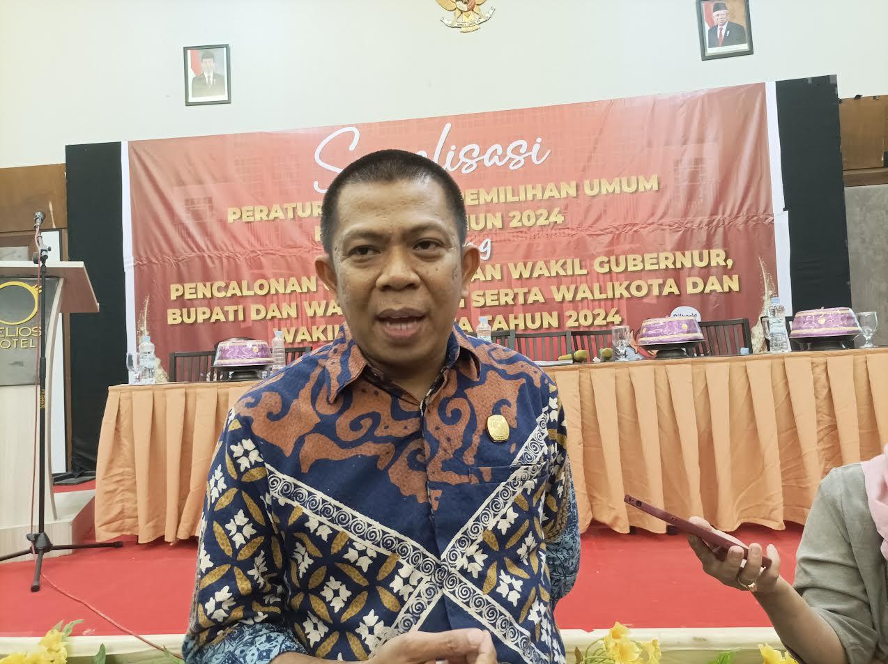 Komisioner-KPU-Bone-Zainal-nnnn.jpg
