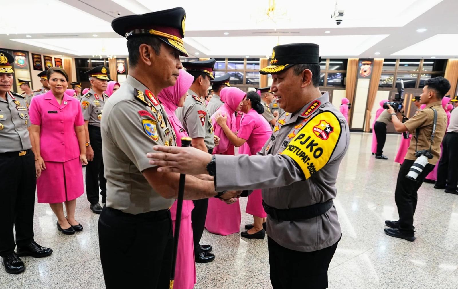 Komjen-Makhruzi-Rahman-bersalaman-dengan-Kapolri-Jenderal-Listyo-Sigit-Prabowo-3434.jpg