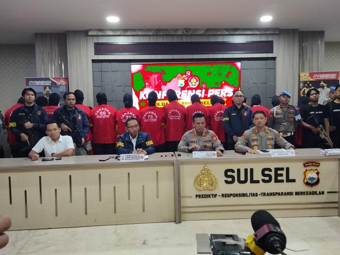 Polisi Makassar Tahan 29 Tersangka Penjarah 2 Gedung DPRD, 6 Diantaranya Usia 12-15 Tahun