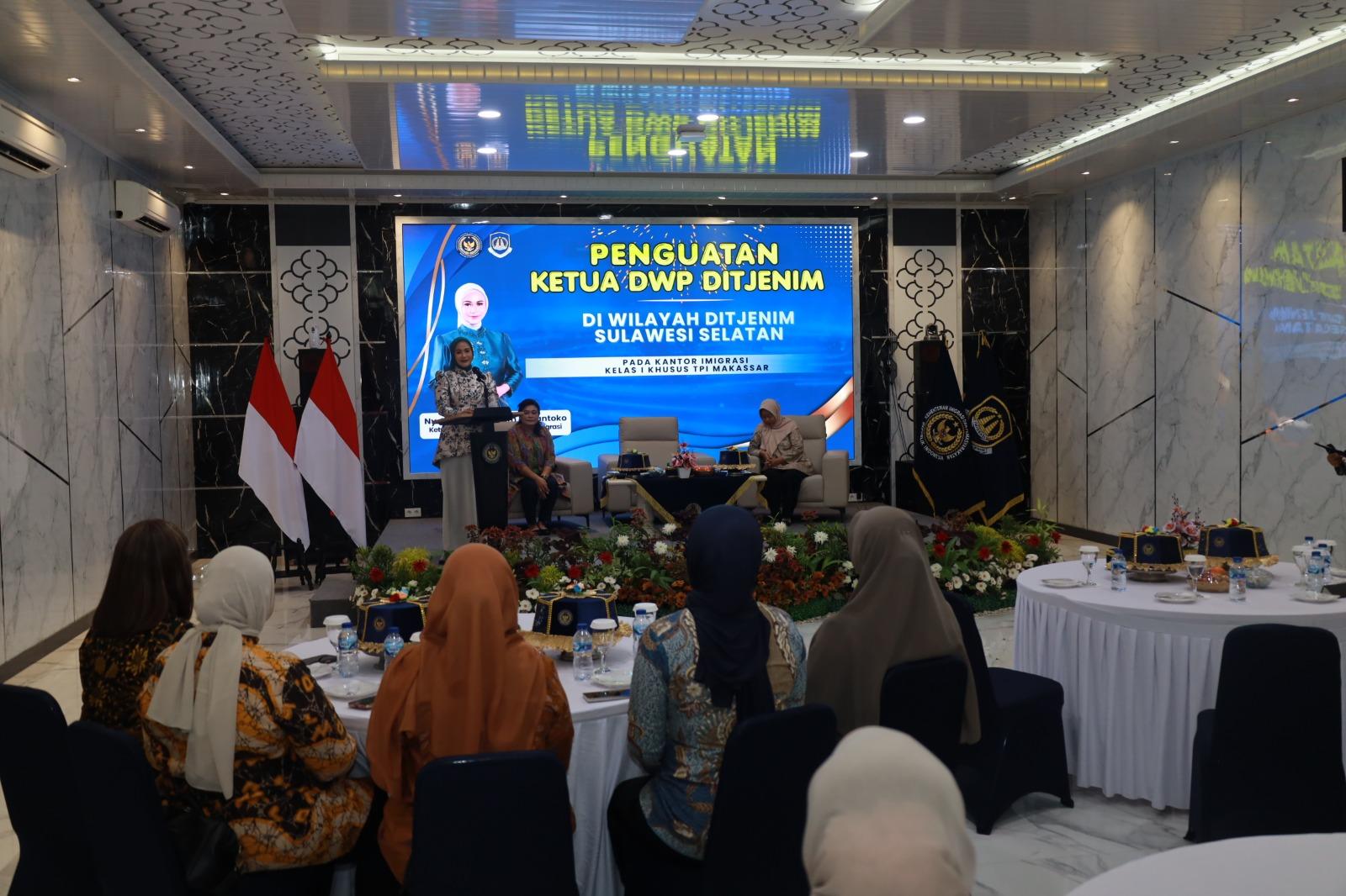 Ketua DWP Ditjen Imigrasi Tekankan Pola Hidup Sederhana kepada Anggota DWP Imigrasi Sulsel - Tribun-timur.com