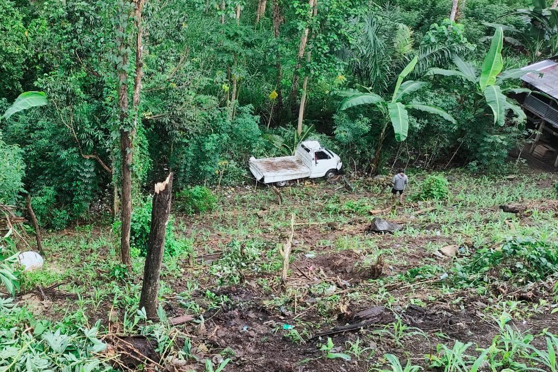 BREAKING NEWS: Mobil Pick Up Terjun ke Jurang 20 Meter di Sinjai Selatan