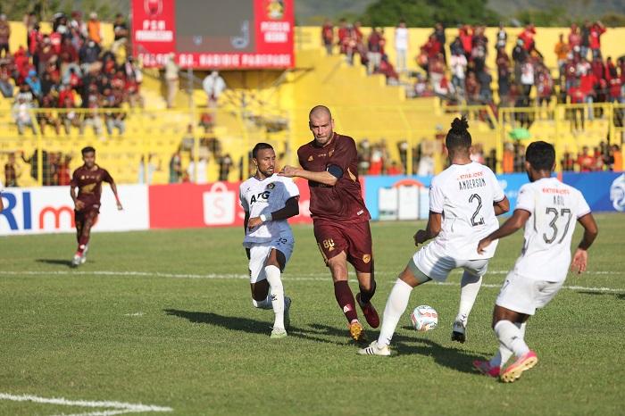 Laga-PSM-Makassar-vs-Persik-Kediri-pada-pekan.jpg