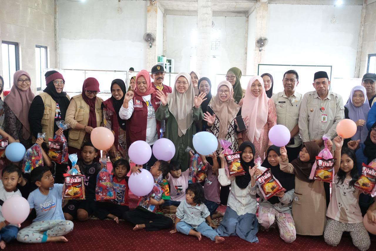 Pulihkan Trauma Pascabanjir, Melinda Aksa Ajak Ibu Jadi Sumber Ketenangan Keluarga