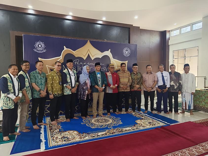 Dihadiri Prof Zudan, Sandiaga Uno Resmikan Masjid Ar-Rasyid Poltekpar Makassar