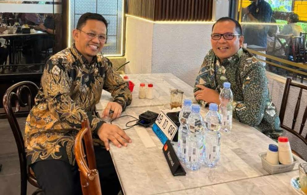 Momen-Danny-Pomanto-Bertemu-Waketum-PPP-Amir-Uskara-di-Jakarta-Kamis-182024-siang.jpg