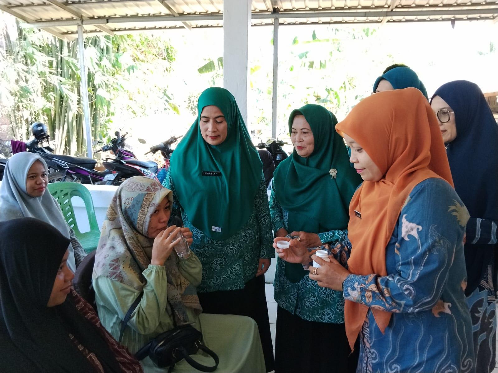 5.400 Ibu Hamil Serentak Minum MMS, Takalar Ikut Sukseskan Pencanangan Rekor MURI di Sulsel - Tribun-timur.com