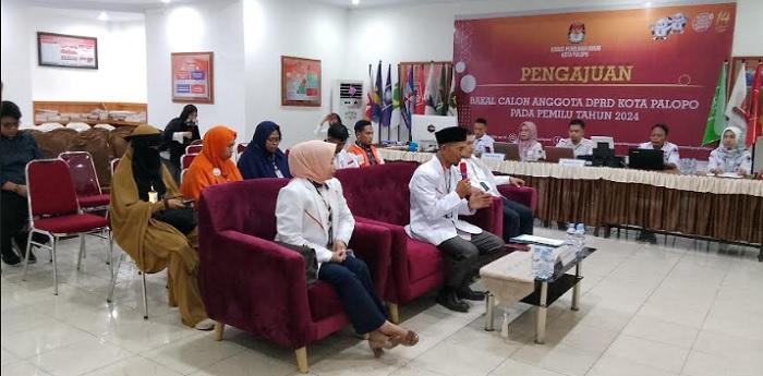 Video: PKS Partai Pertama Daftar Bacaleg di KPU Palopo