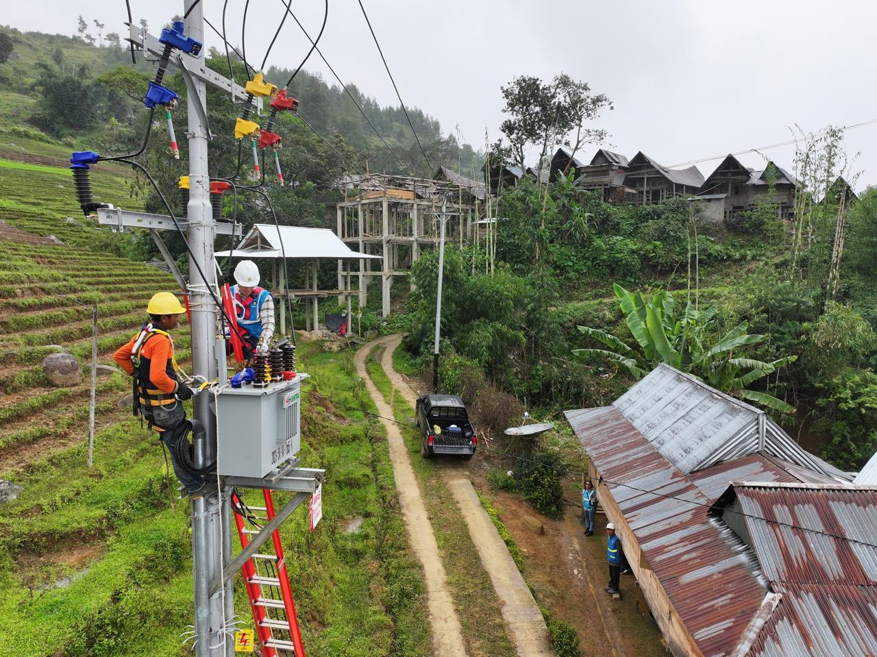 PLN-HADIRKAN-LISTRIK-24-JAM-TANA-TORAJA.jpg