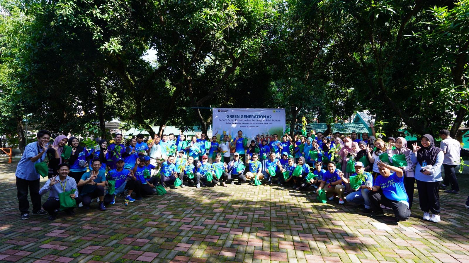 PLN UIP3B Sulawesi Tanam Pohon dan Bagikan 200 Bibit Tanaman dalam Kegiatan Green Generation