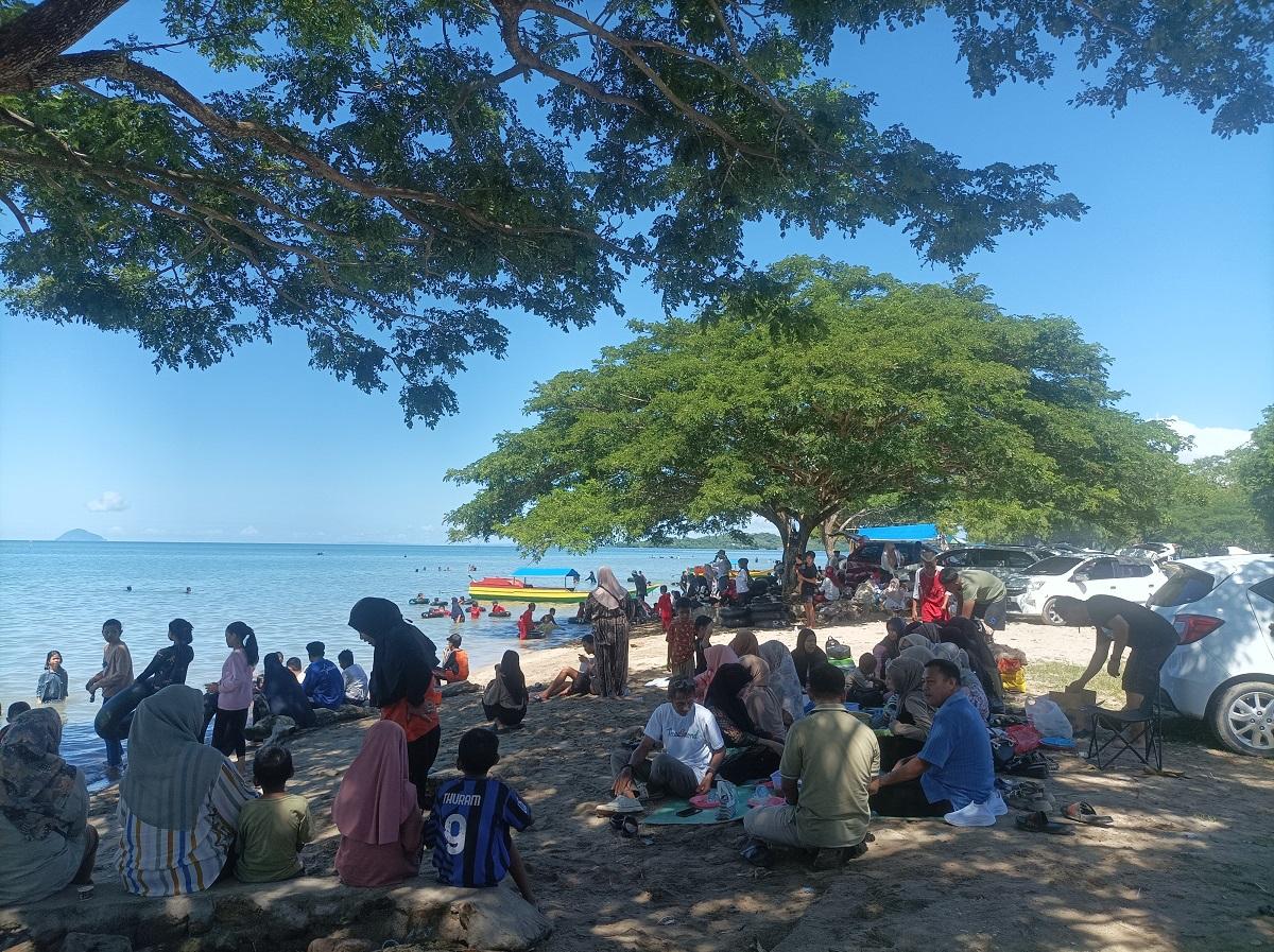 Pantai-Tete-Tonra-bone.jpg
