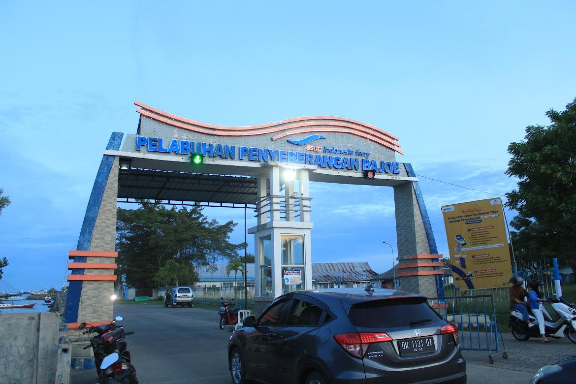 Pelabuhan-Penyeberangan-Bajoe-Bone1.jpg