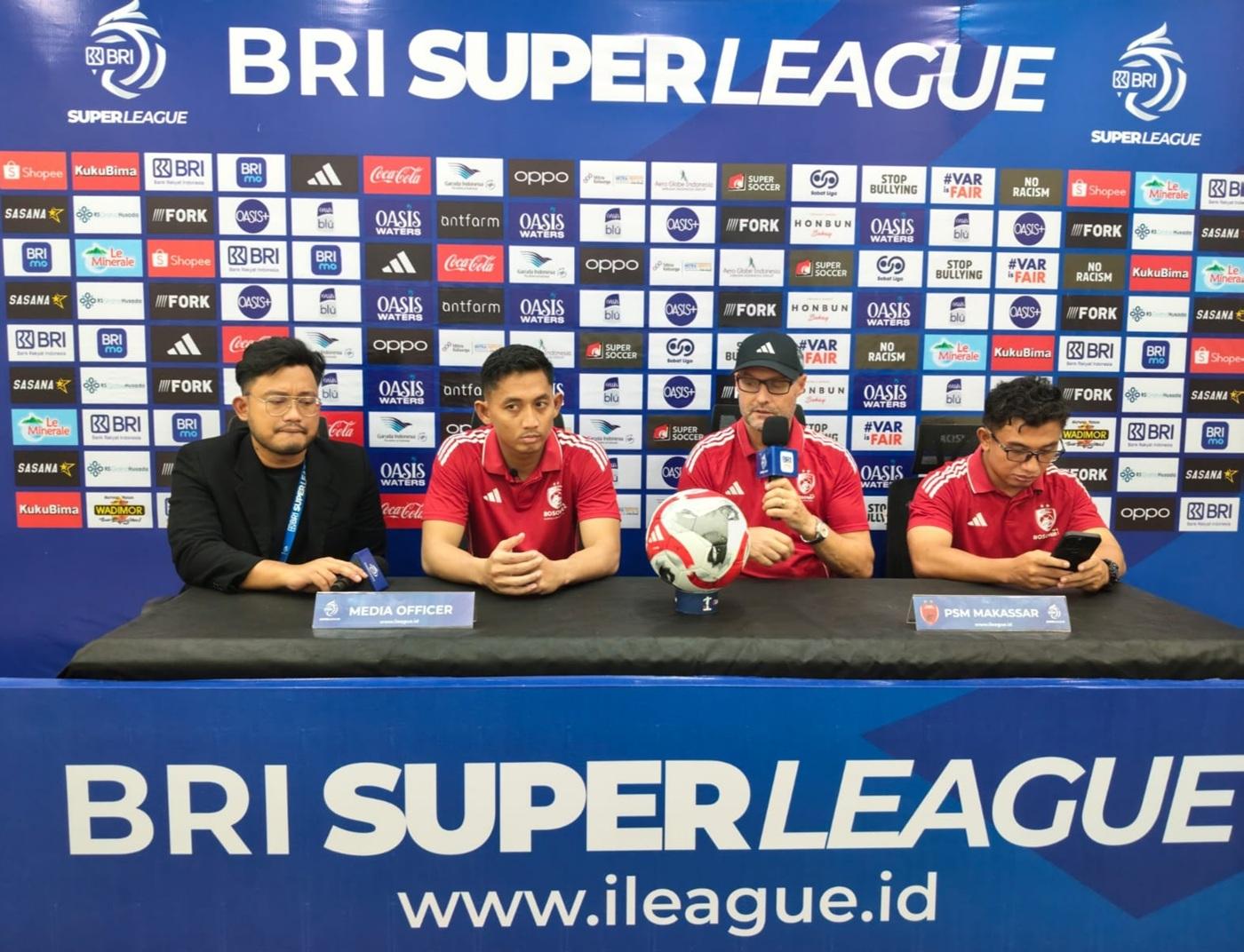 Pelatih-PSM-Makassar-Tomas-Trucha.jpg