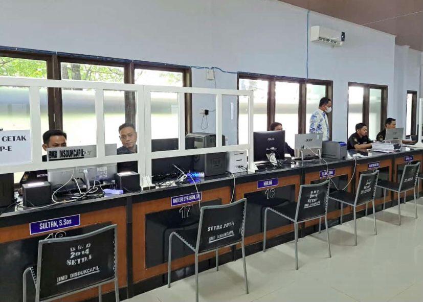 Libur Lebaran, Disdukcapil Maros Tetap Buka, Layani Cetak KTP hingga Konsolidasi