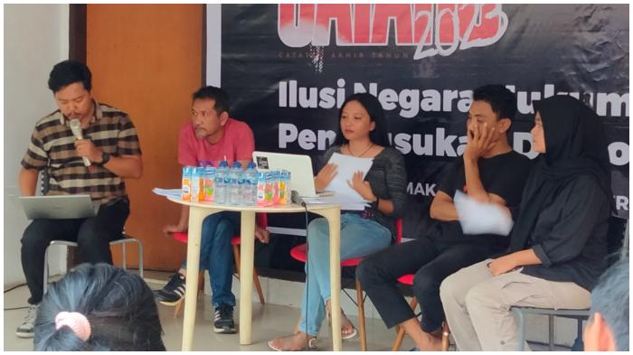 Pemaparan-Catatan-Akhir-Tahun-berlangsung-di-kantor-LBH-Makassar.jpg