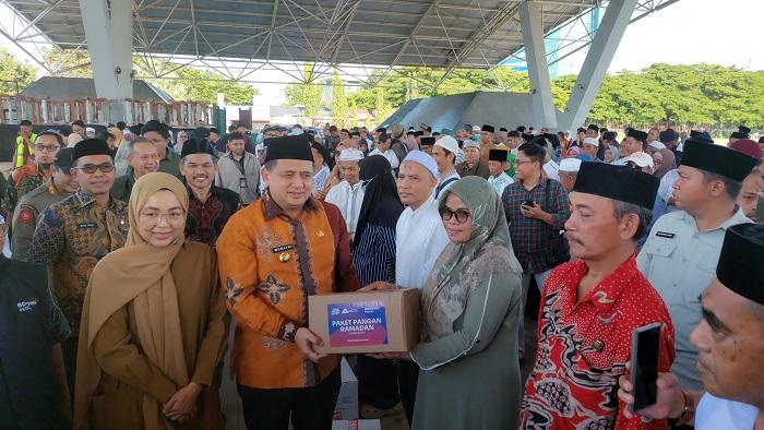 Appi Salurkan 7.000 Paket Sembako untuk Guru Mengaji, Pemandi Jenazah, dan Marbot